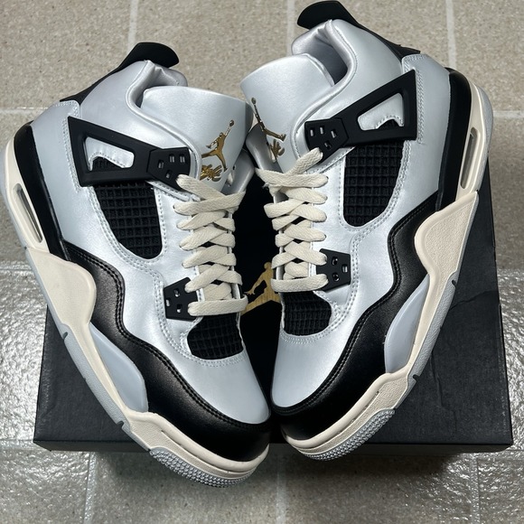Air Jordan 4 Retro GS Pure Platinum Metallic Gold Shoes...